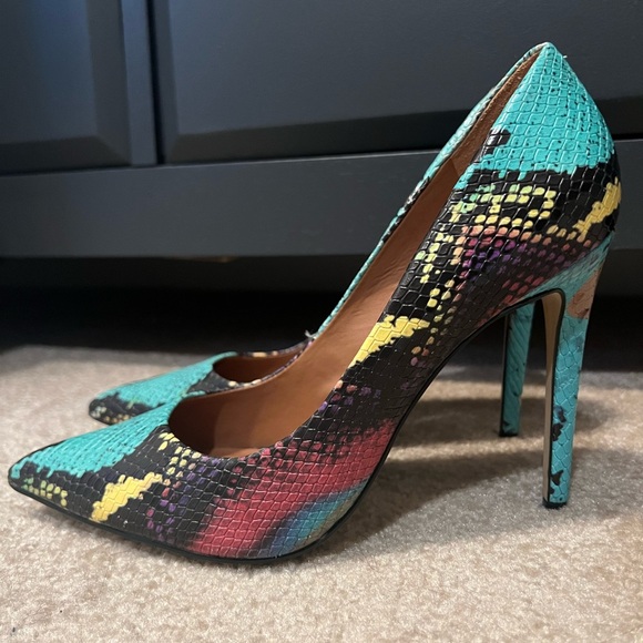 Steve Madden Proto snakeskin pumps - Picture 10 of 15